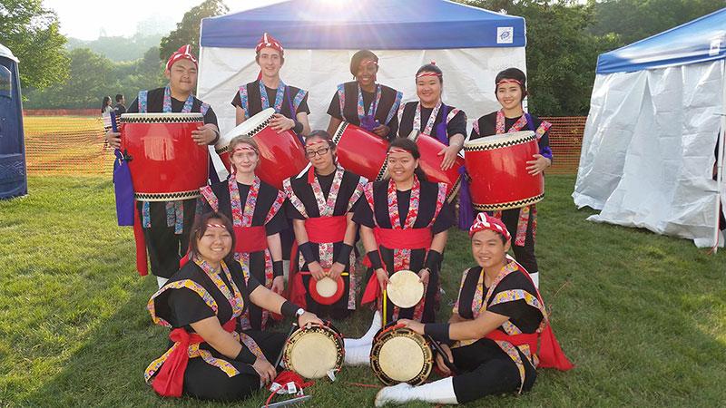 Anaguma Eisa taiko drumming group