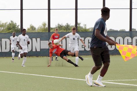 Neither team scores in men’s soccer season opener