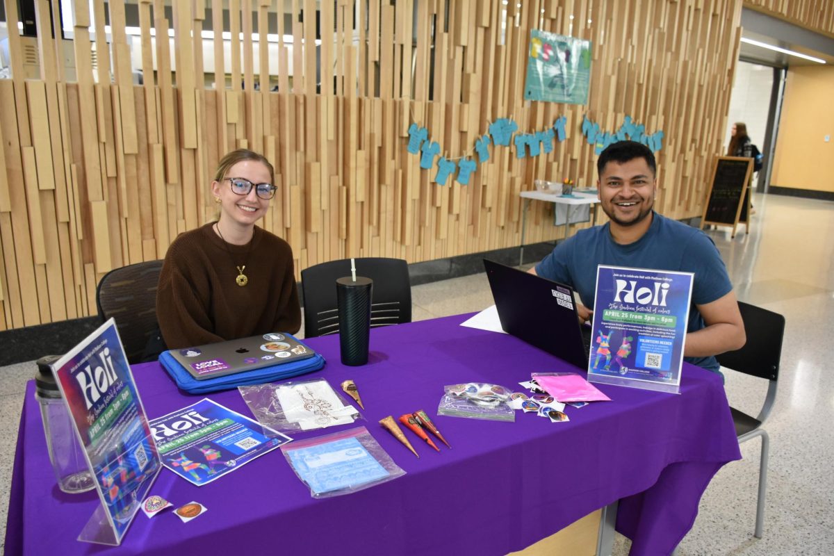 Holi Tabling