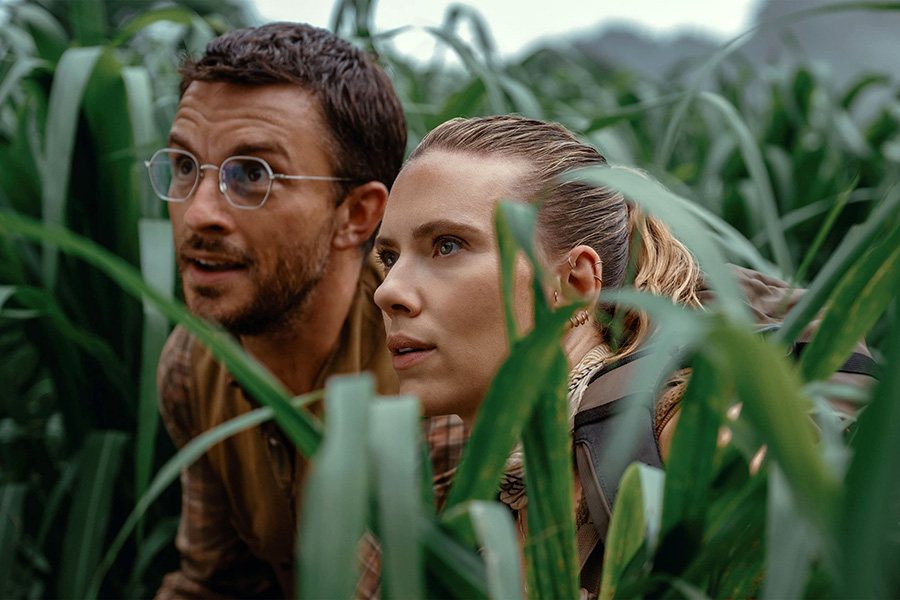 Jonathan Bailey and Scarlett Johansson in "Jurassic World Rebirth." (Universal Pictures / Zuma Press / TNS)
